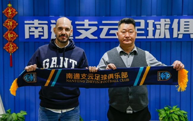 身子光溜溜的游泳视频